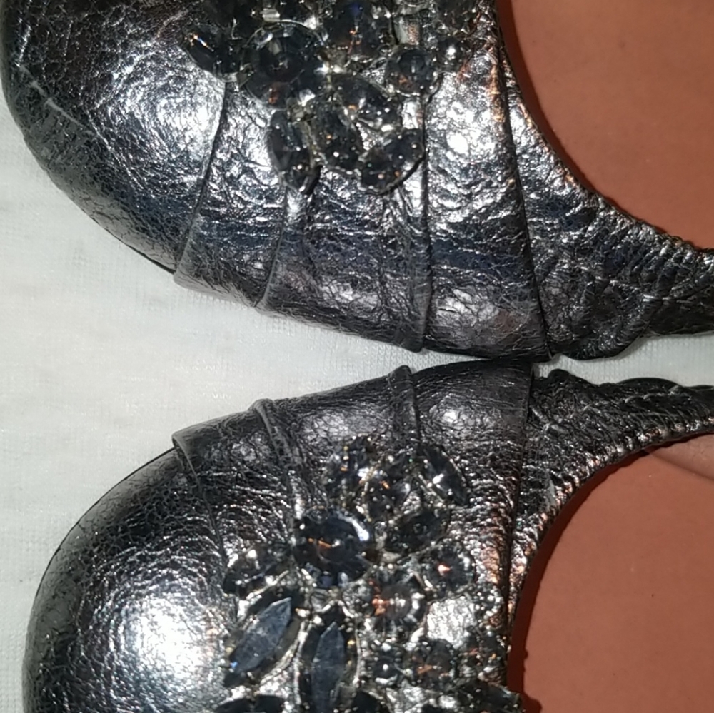 Silver flats - Picture 2 of 3